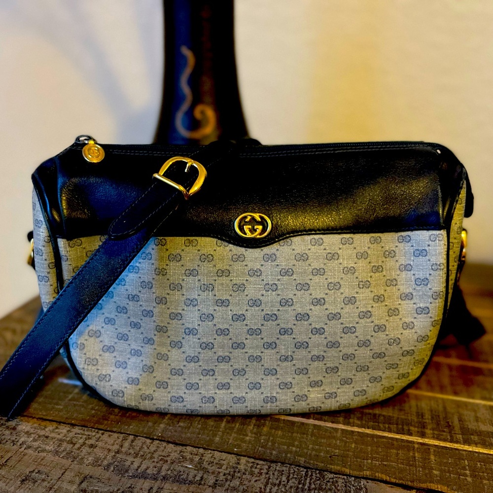 1980’s Vintage Gucci GG Logo Blue Monogram Crossbody!